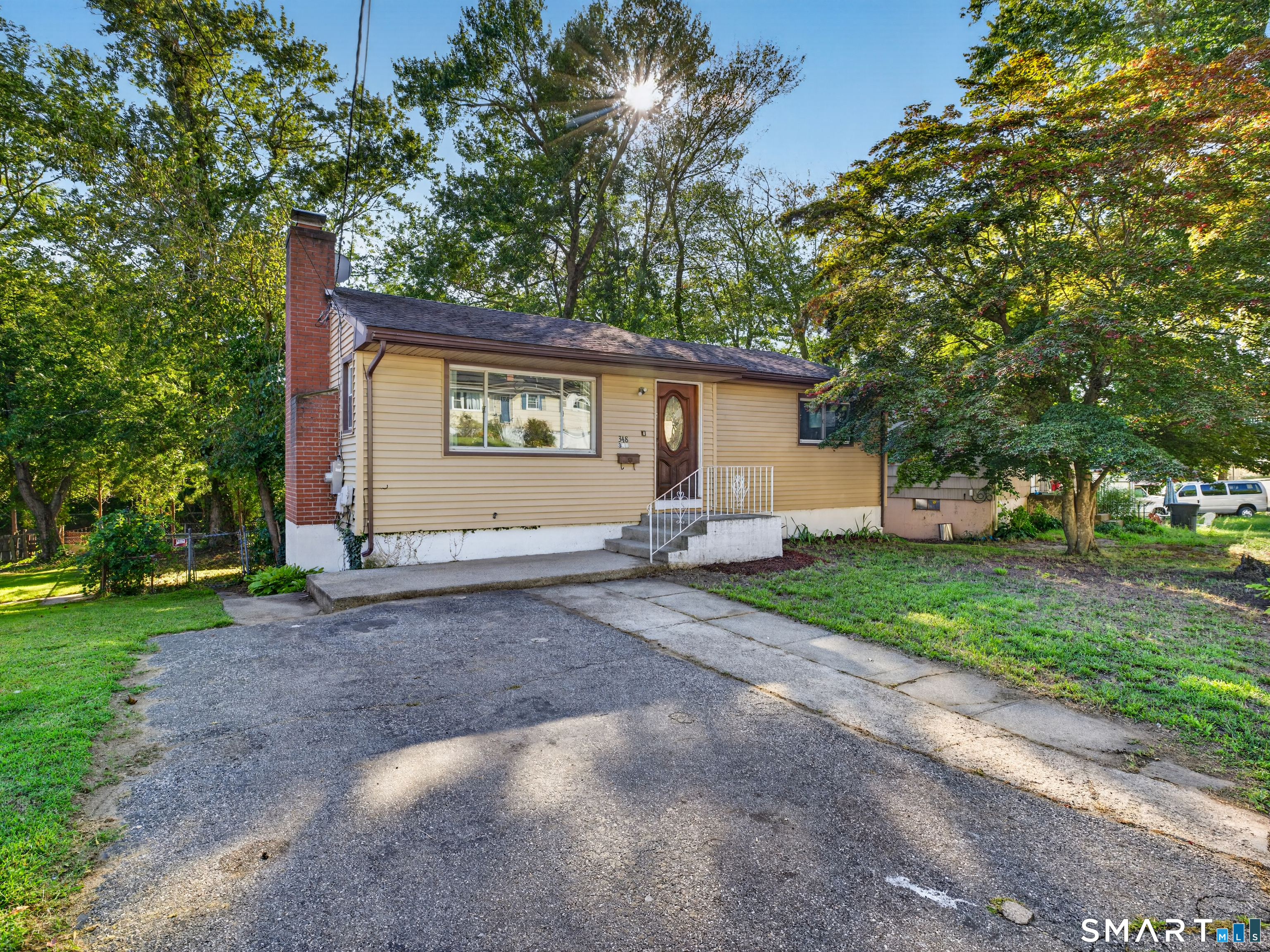 348 Bayonet Street New London CT 06320