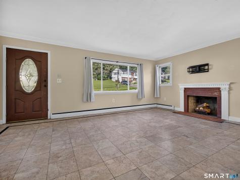 348 Bayonet Street New London CT 06320