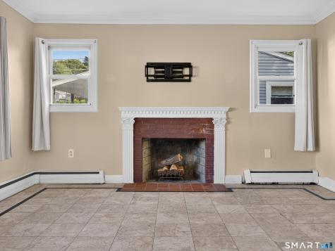 348 Bayonet Street New London CT 06320