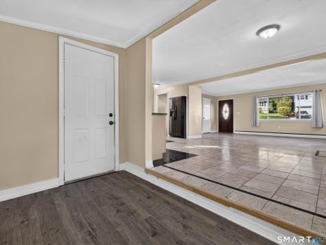 348 Bayonet Street New London CT 06320
