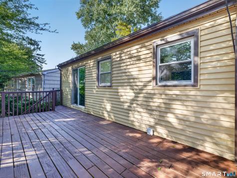 348 Bayonet Street New London CT 06320