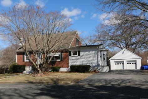 33 Pine Street Waterford CT 06385