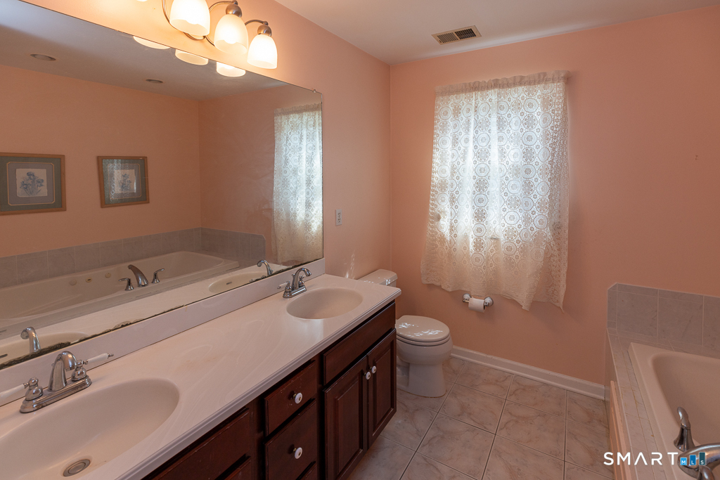 9 Taylor Ridge Road Clinton CT 06413