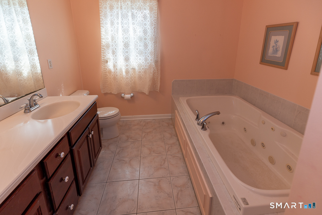 9 Taylor Ridge Road Clinton CT 06413