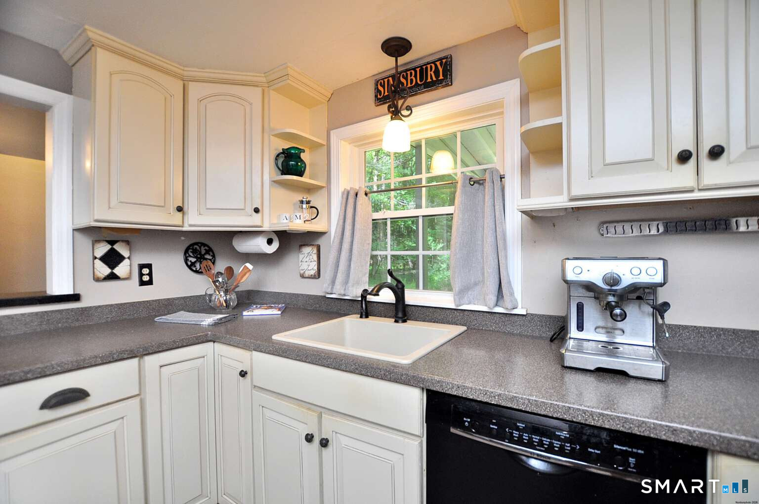44 Climax Road Simsbury CT 06070