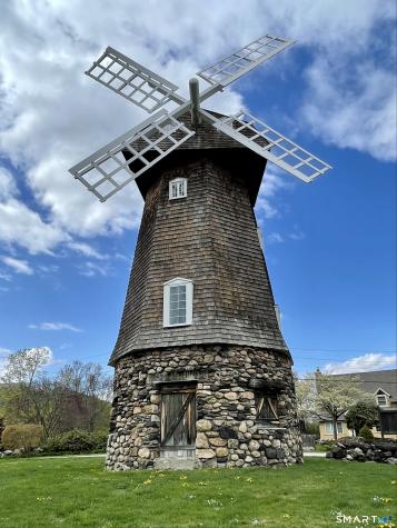 5 Windmill Road New Fairfield CT 06812