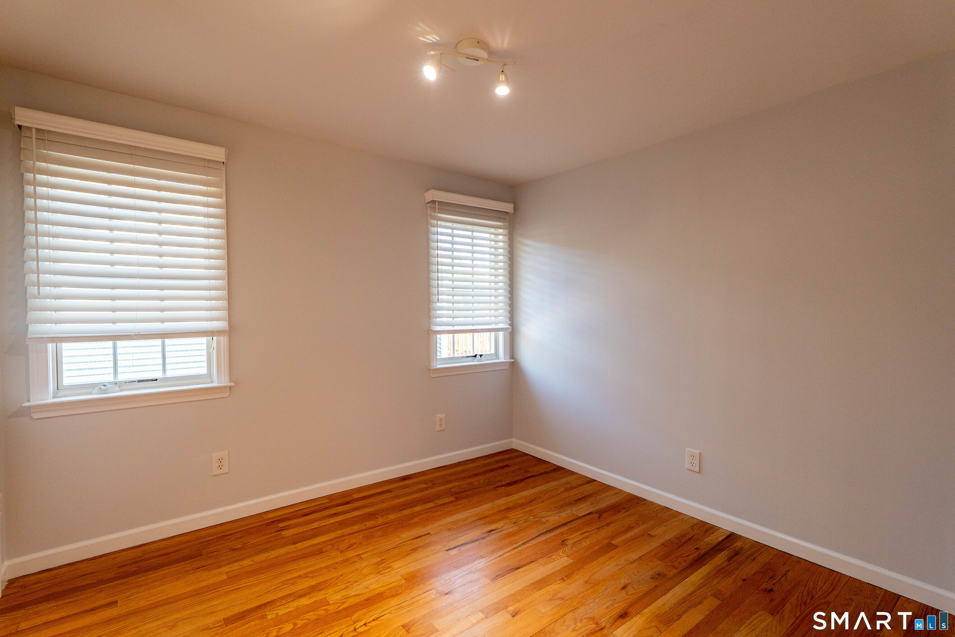 19 Elaine Road Milford CT 06460