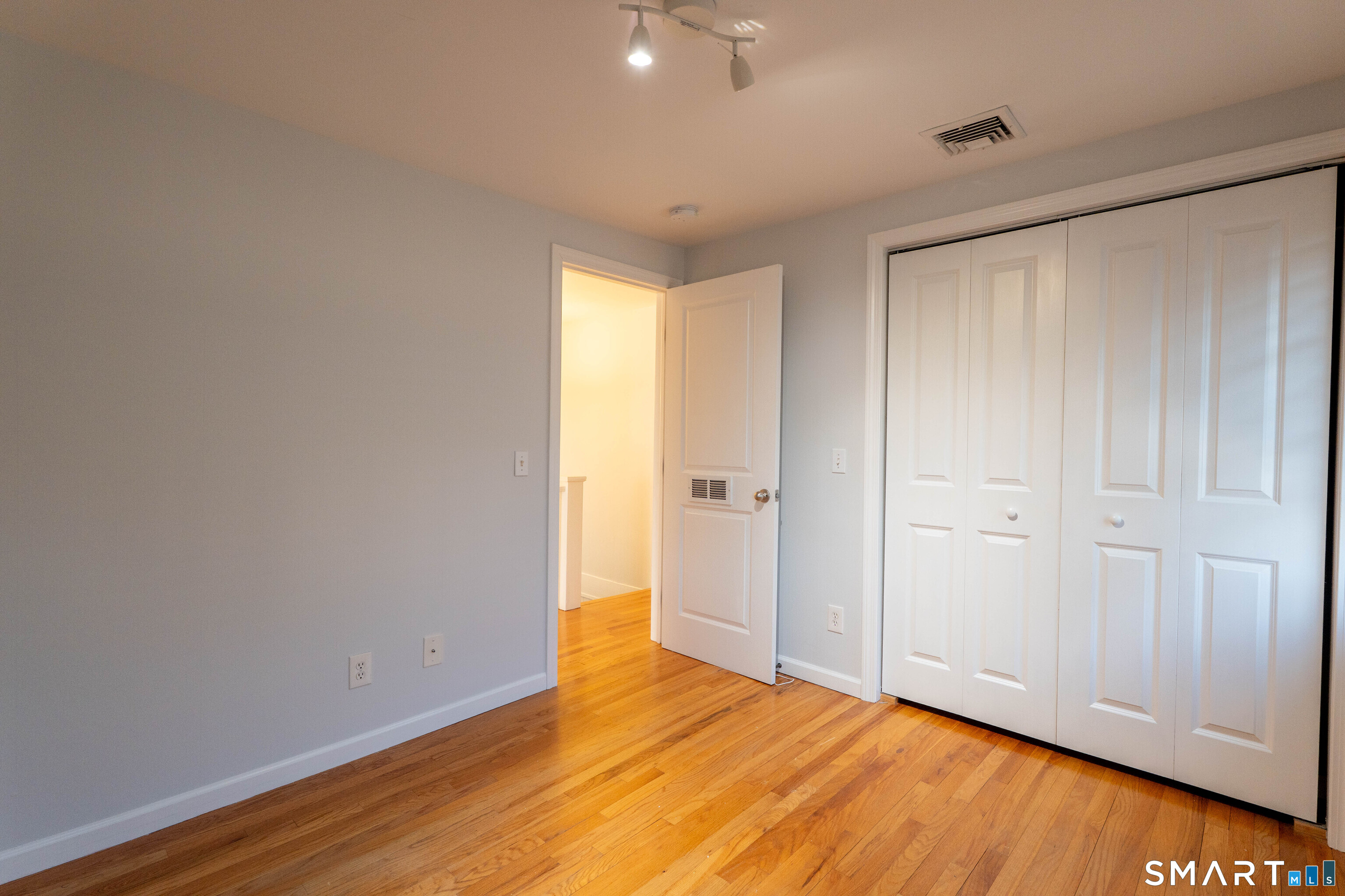 19 Elaine Road Milford CT 06460
