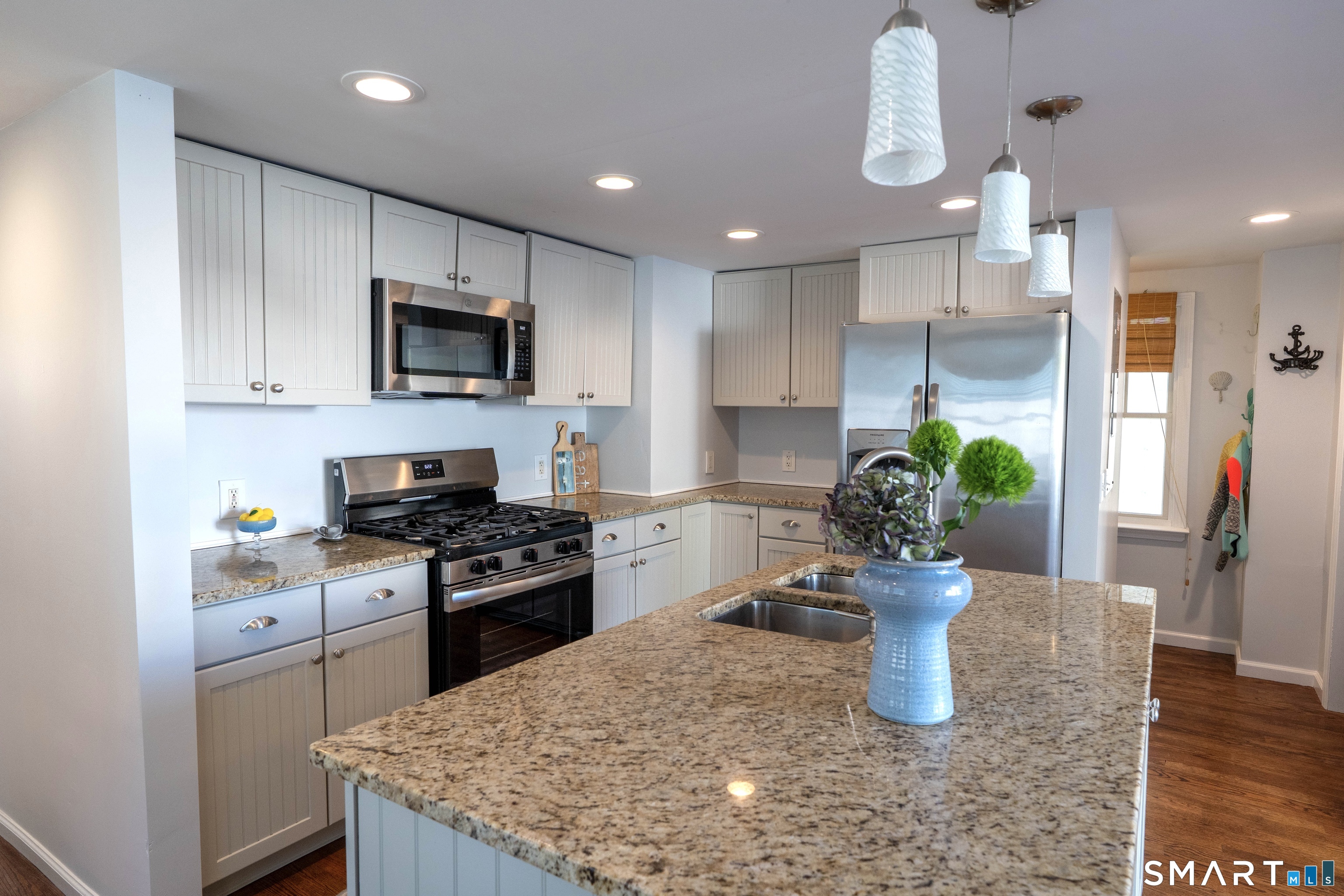 19 Elaine Road Milford CT 06460