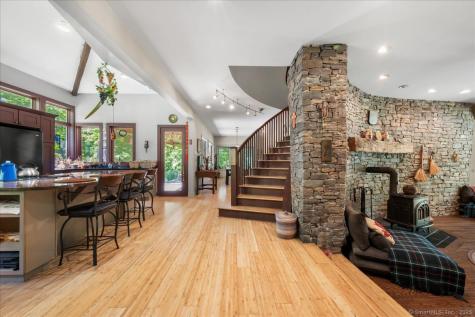 39 Hewitt Road North Stonington CT 06359