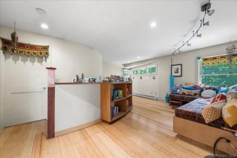 39 Hewitt Road North Stonington CT 06359