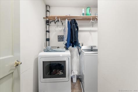 39 Hewitt Road North Stonington CT 06359