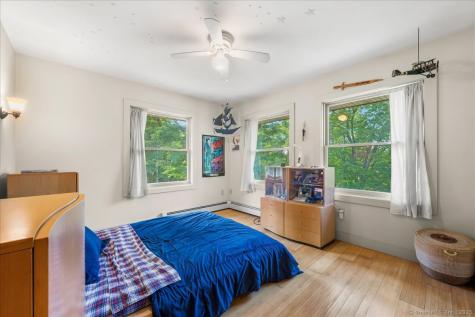 39 Hewitt Road North Stonington CT 06359