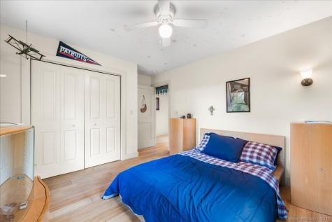 39 Hewitt Road North Stonington CT 06359