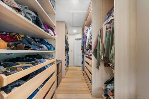 39 Hewitt Road North Stonington CT 06359