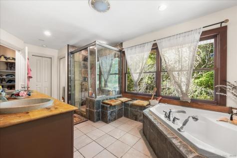 39 Hewitt Road North Stonington CT 06359