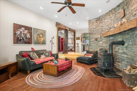 39 Hewitt Road North Stonington CT 06359