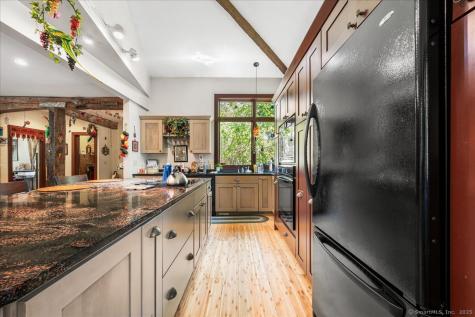 39 Hewitt Road North Stonington CT 06359