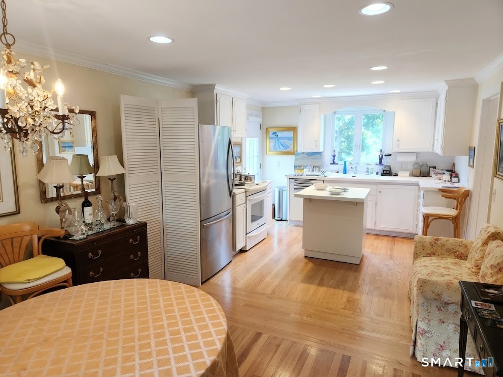 68 Farmingdale Road Wethersfield CT 06109