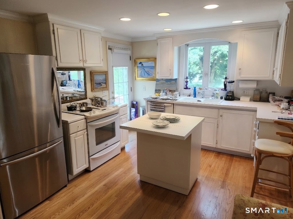 68 Farmingdale Road Wethersfield CT 06109
