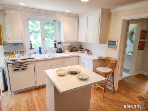 68 Farmingdale Road Wethersfield CT 06109