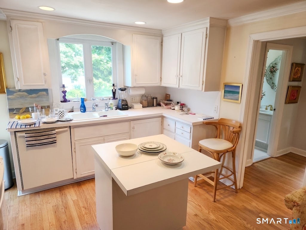 68 Farmingdale Road Wethersfield CT 06109