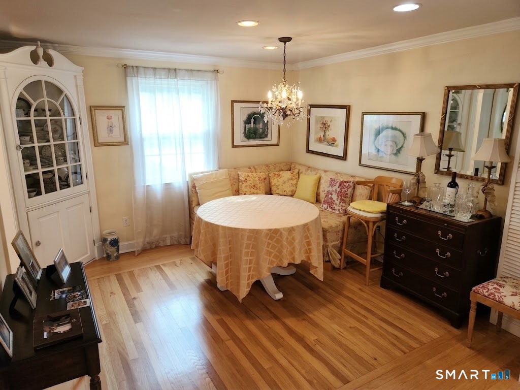 68 Farmingdale Road Wethersfield CT 06109