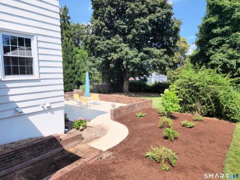 68 Farmingdale Road Wethersfield CT 06109