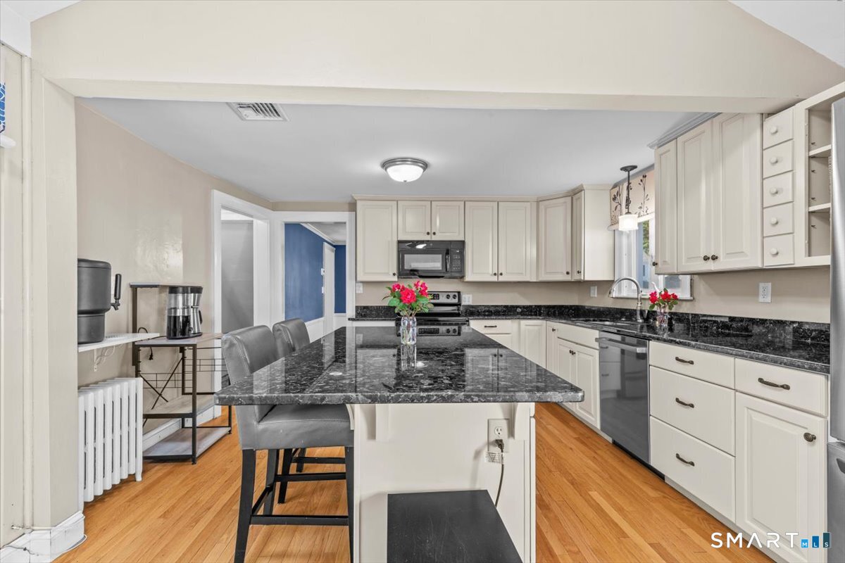 57 Warwick Street West Hartford CT 06119