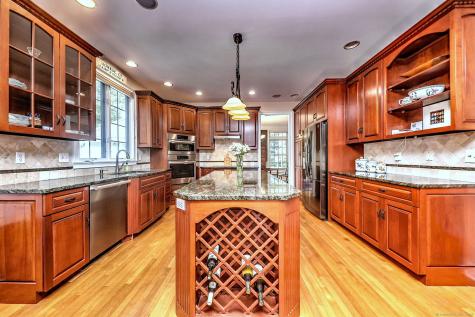 102 Wild Horse Court Monroe CT 06468