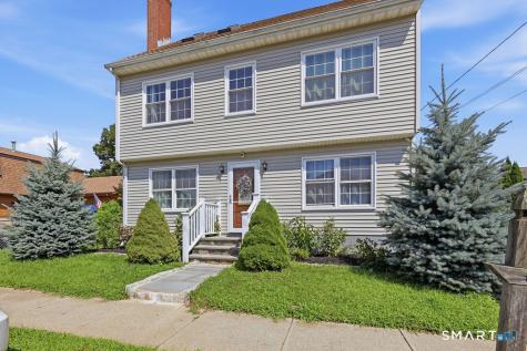 31 Center Avenue East Haven CT 06512