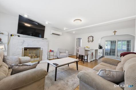 31 Center Avenue East Haven CT 06512