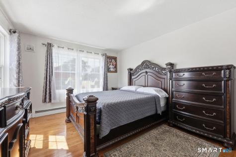 31 Center Avenue East Haven CT 06512