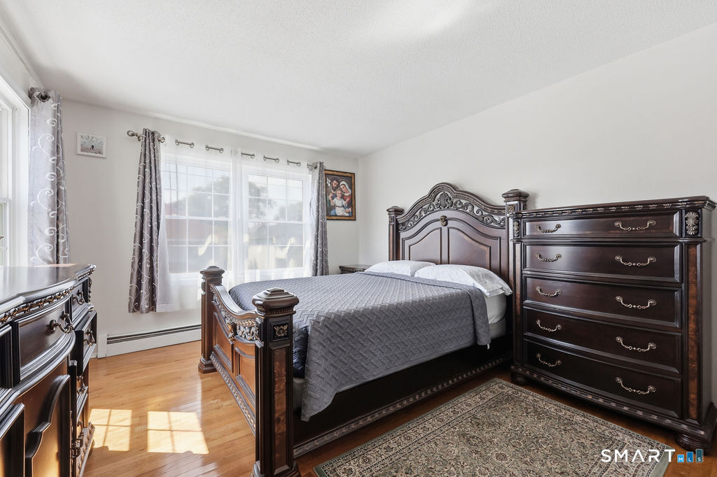 31 Center Avenue East Haven CT 06512