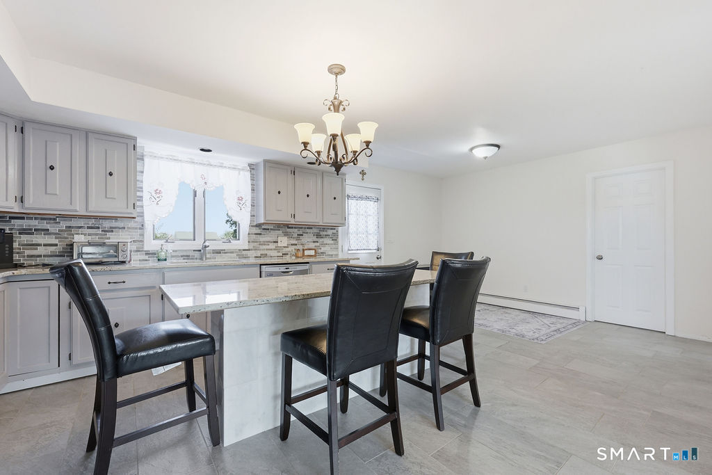 31 Center Avenue East Haven CT 06512