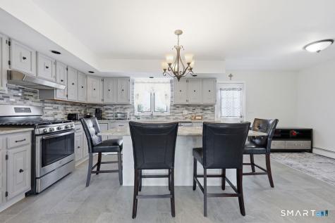31 Center Avenue East Haven CT 06512