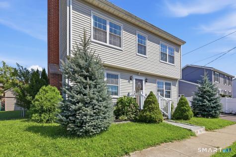 31 Center Avenue East Haven CT 06512