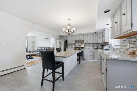 31 Center Avenue East Haven CT 06512