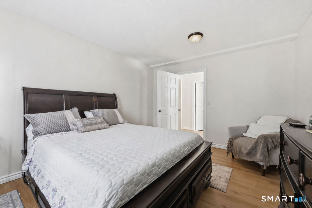 31 Center Avenue East Haven CT 06512