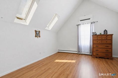 31 Center Avenue East Haven CT 06512