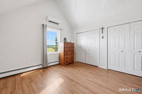 31 Center Avenue East Haven CT 06512