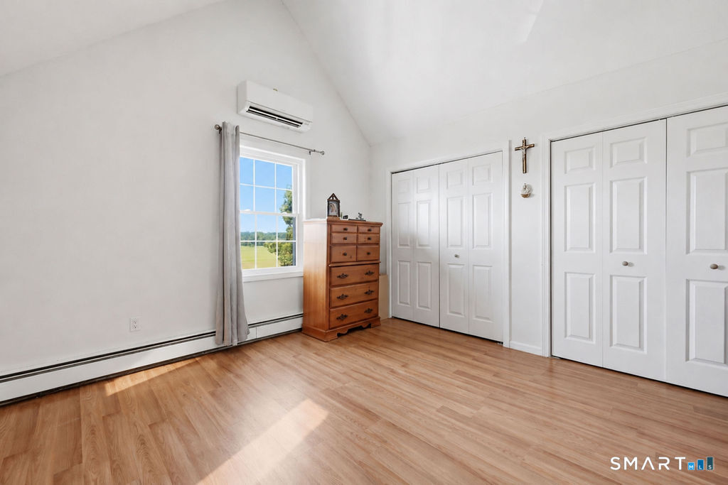 31 Center Avenue East Haven CT 06512