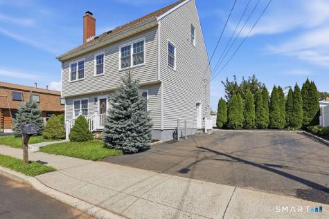 31 Center Avenue East Haven CT 06512