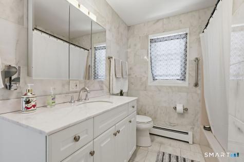 31 Center Avenue East Haven CT 06512