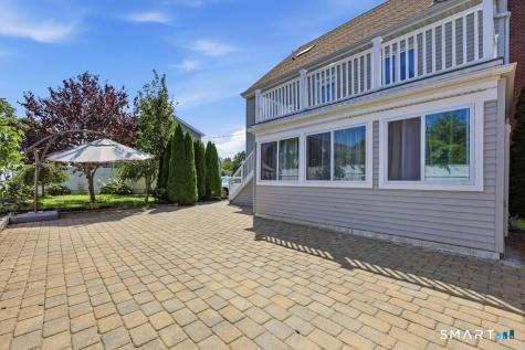 31 Center Avenue East Haven CT 06512