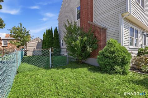 31 Center Avenue East Haven CT 06512
