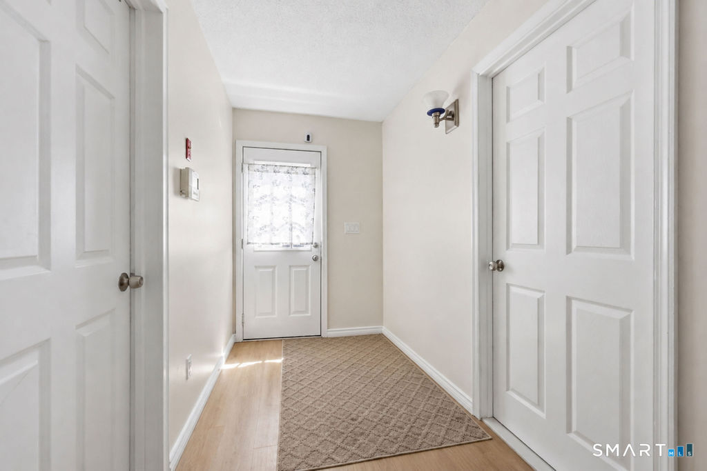 31 Center Avenue East Haven CT 06512