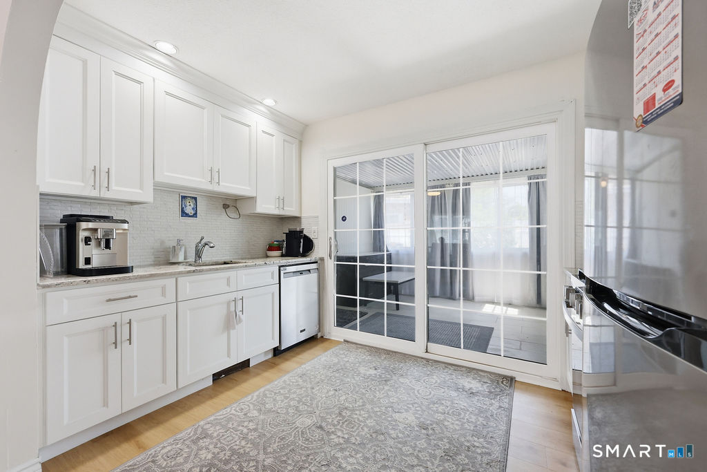 31 Center Avenue East Haven CT 06512