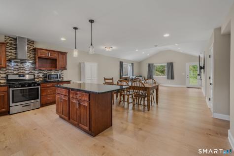520 Boston Post Road Waterford CT 06385