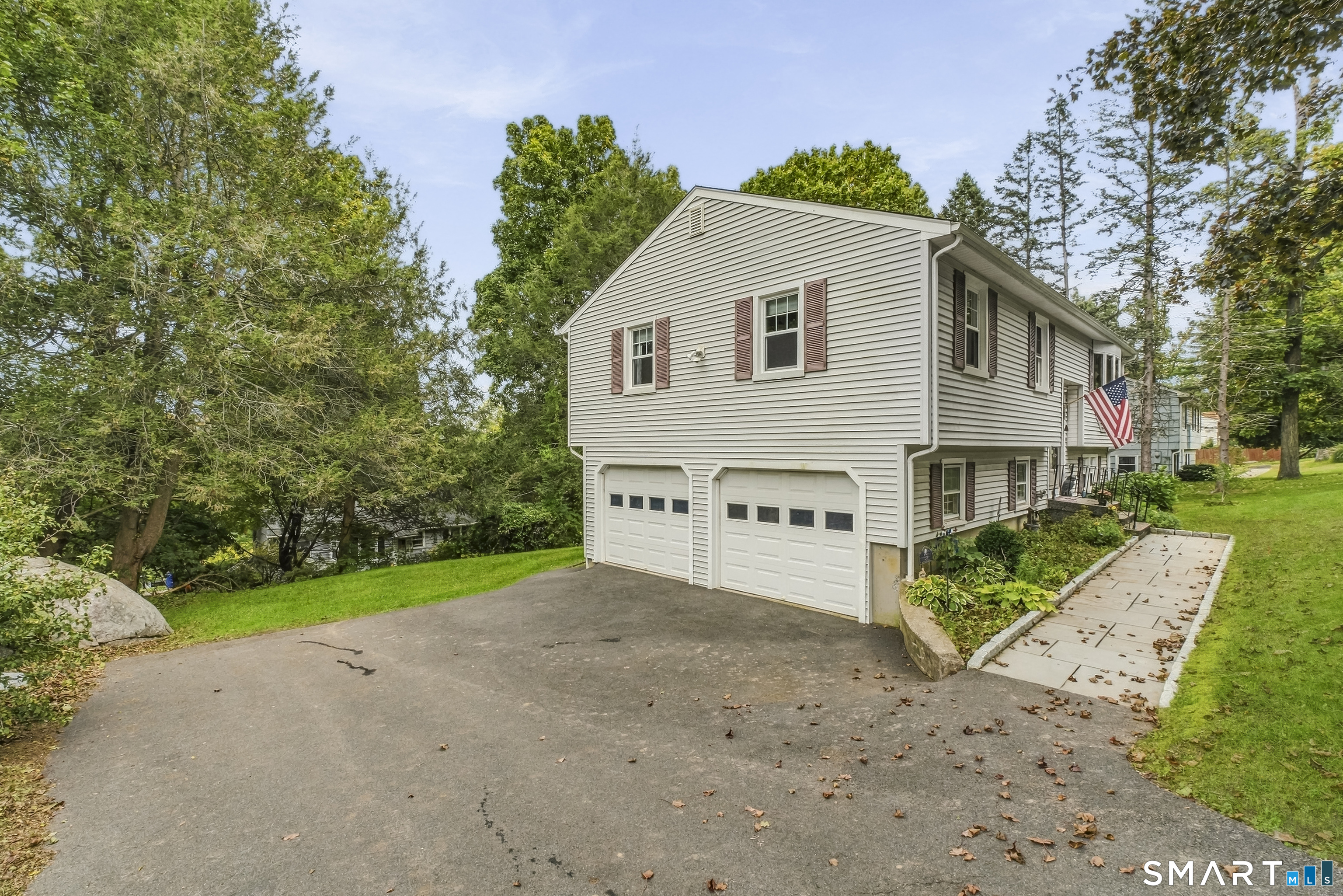 13 Ken Oaks Drive Danbury CT 06810